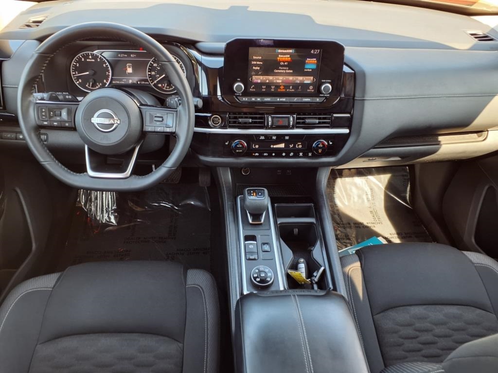 2022 Nissan Pathfinder SV photo 2