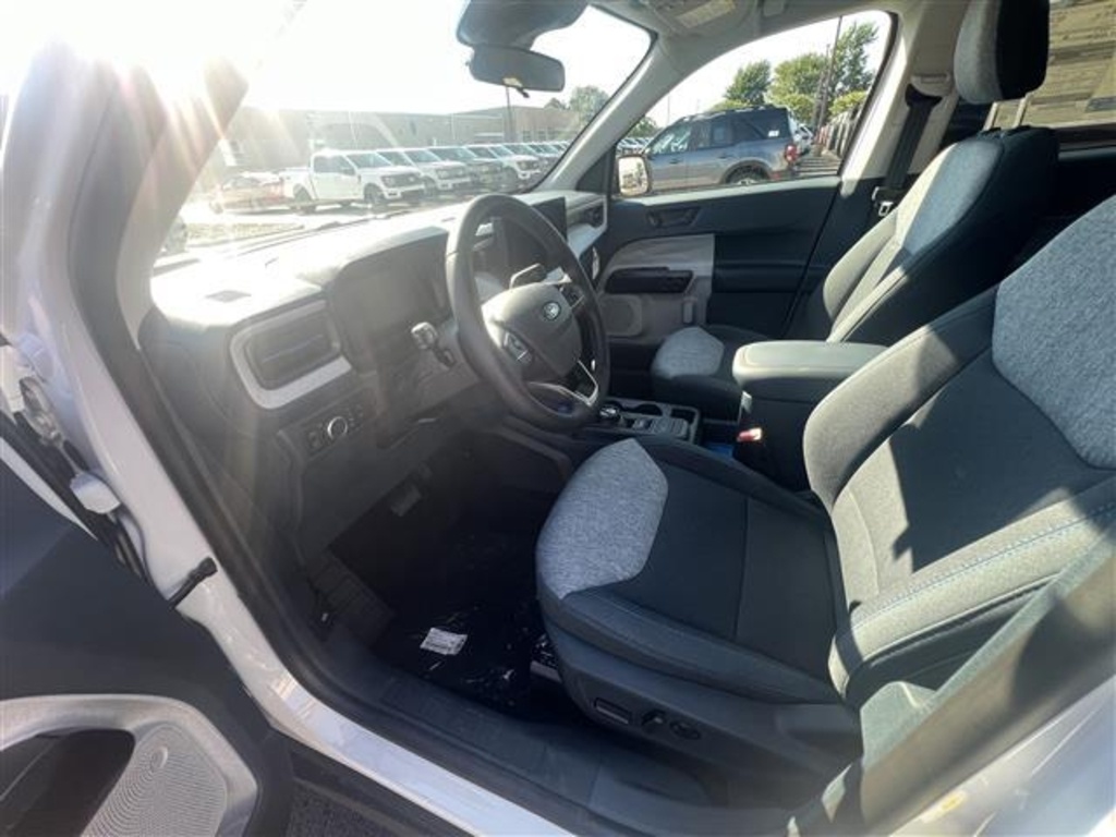 2025 Ford Maverick XLT photo 9