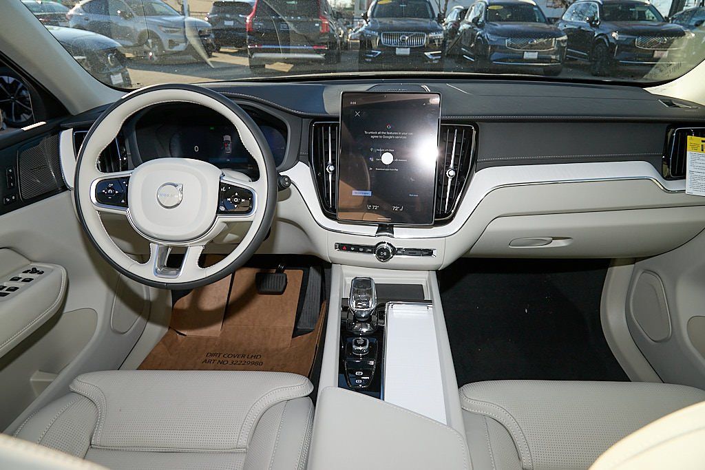 2026 VOLVO XC60 - Image 21