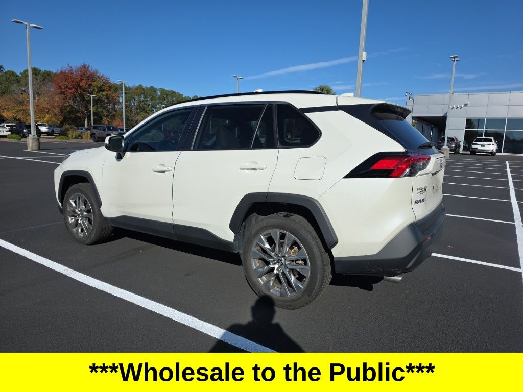 2022 Toyota RAV4 XLE Premium photo 4