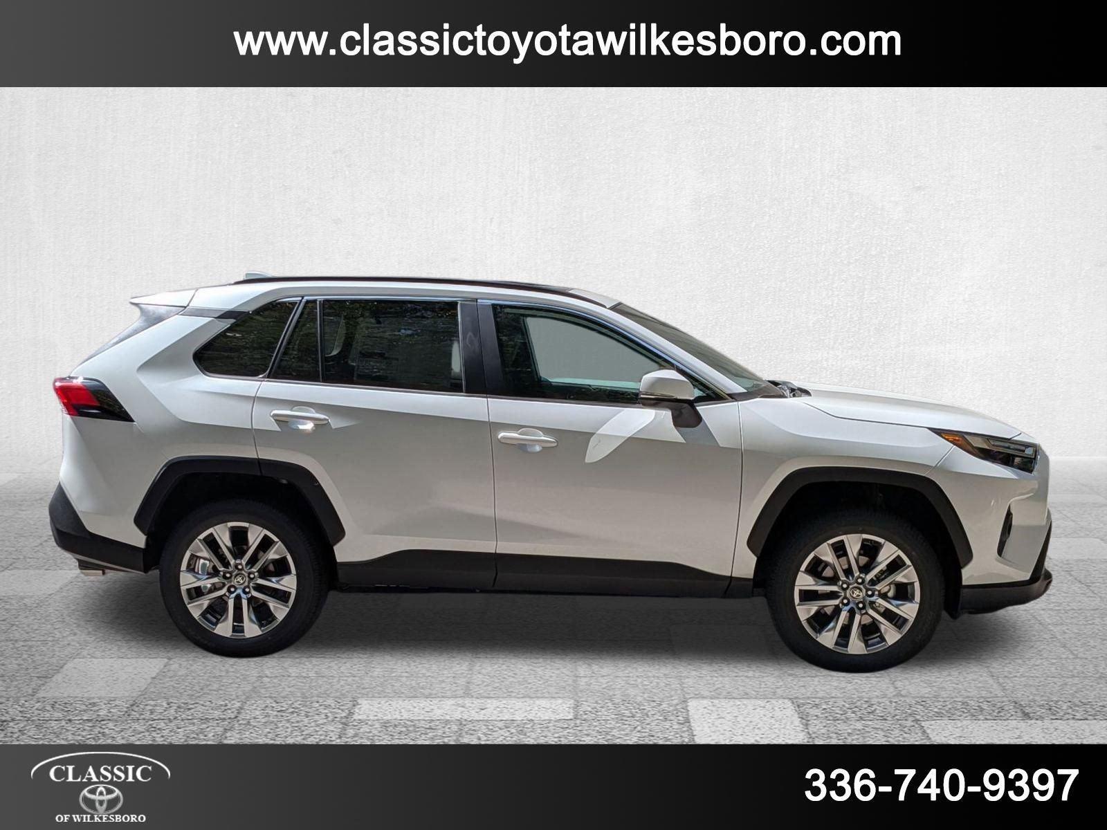 2025 Toyota RAV4 XLE Premium photo 4