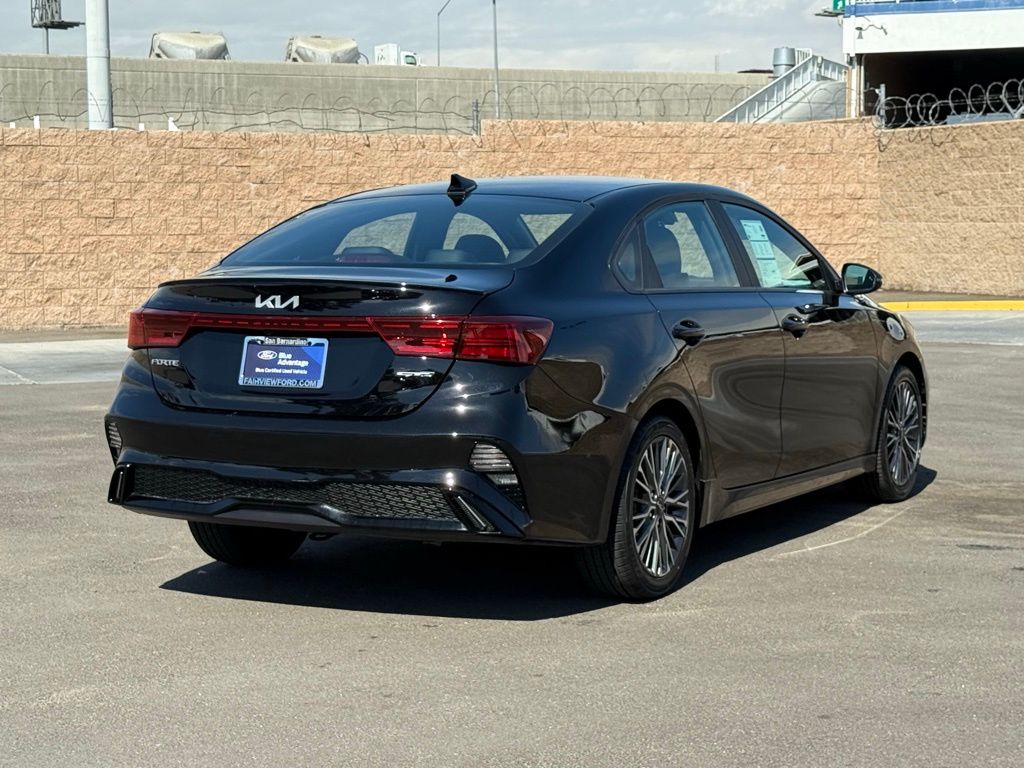 2023 Kia Forte GT-Line photo 3