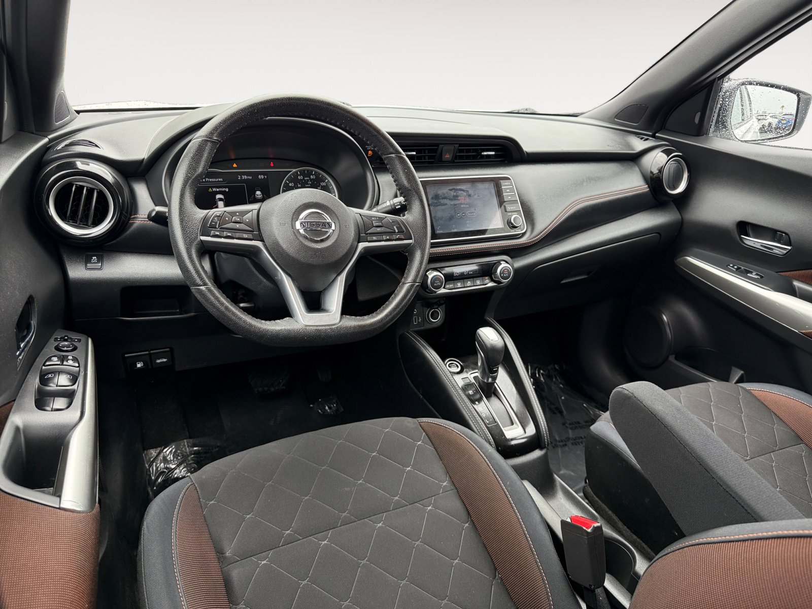 2019 Nissan Kicks SR photo 11