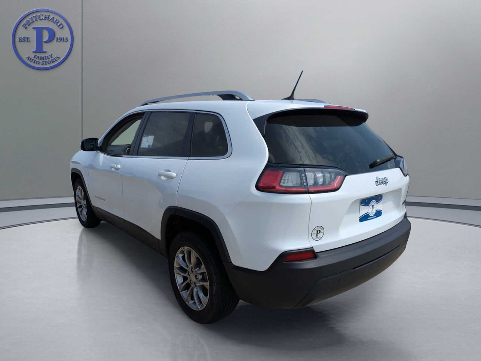Used 2019 Jeep Cherokee Latitude Plus with VIN 1C4PJLLB2KD184329 for sale in Clear Lake, IA