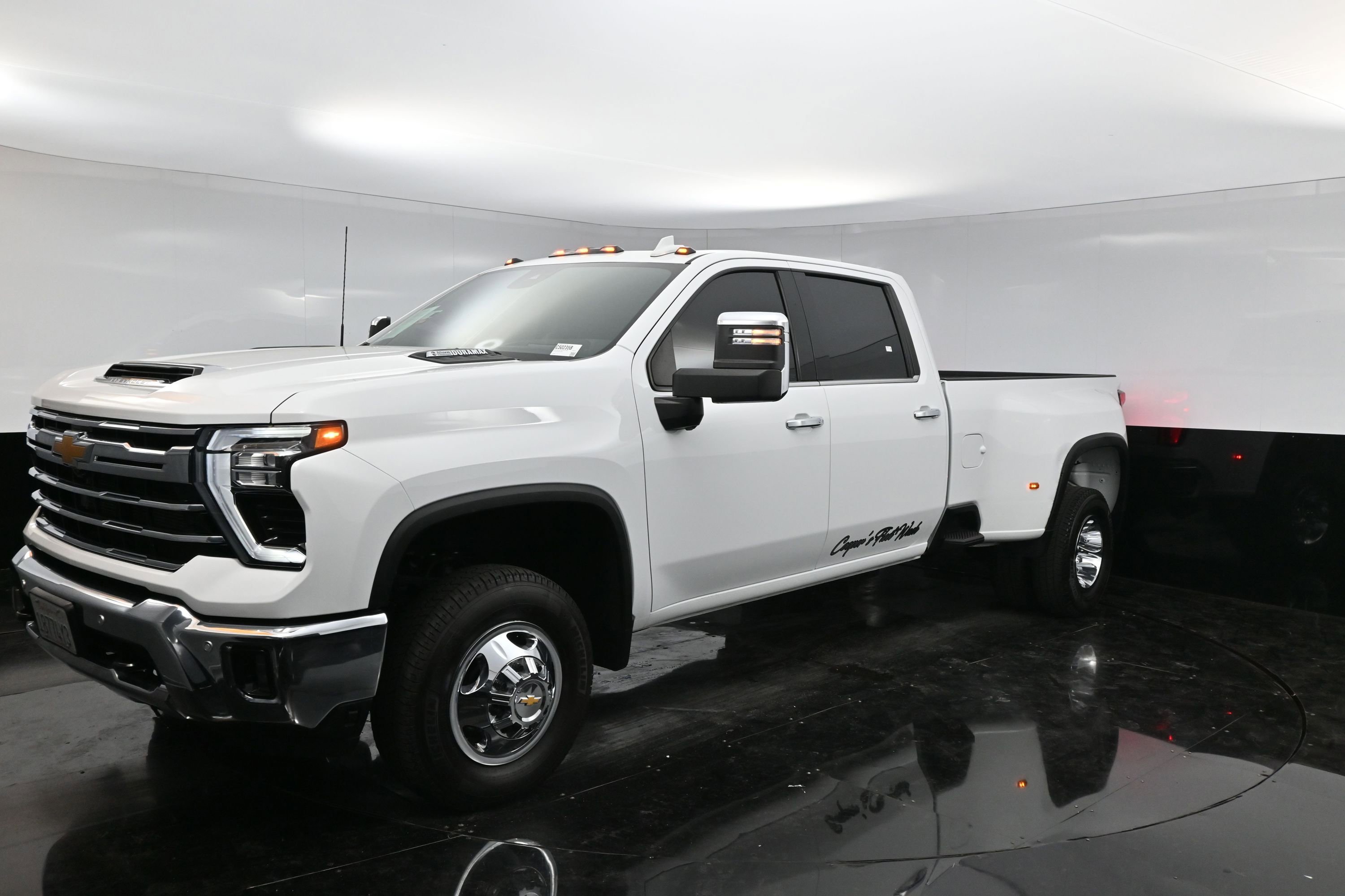 2024 Chevrolet Silverado 3500HD LTZ photo 2