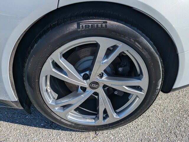 2023 Audi e-tron GT Premium Plus photo 17