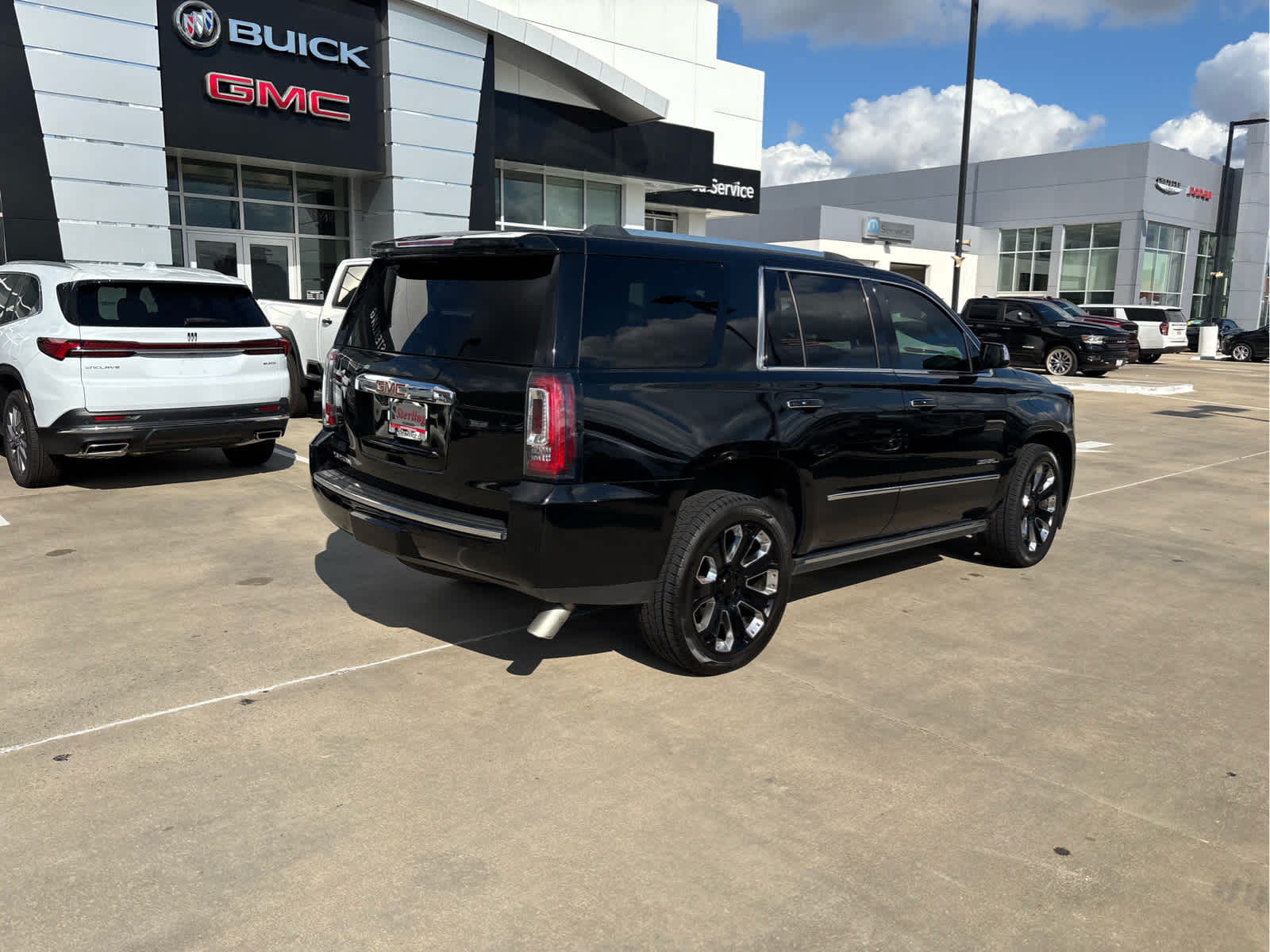 2020 Gmc Yukon Denali photo 2