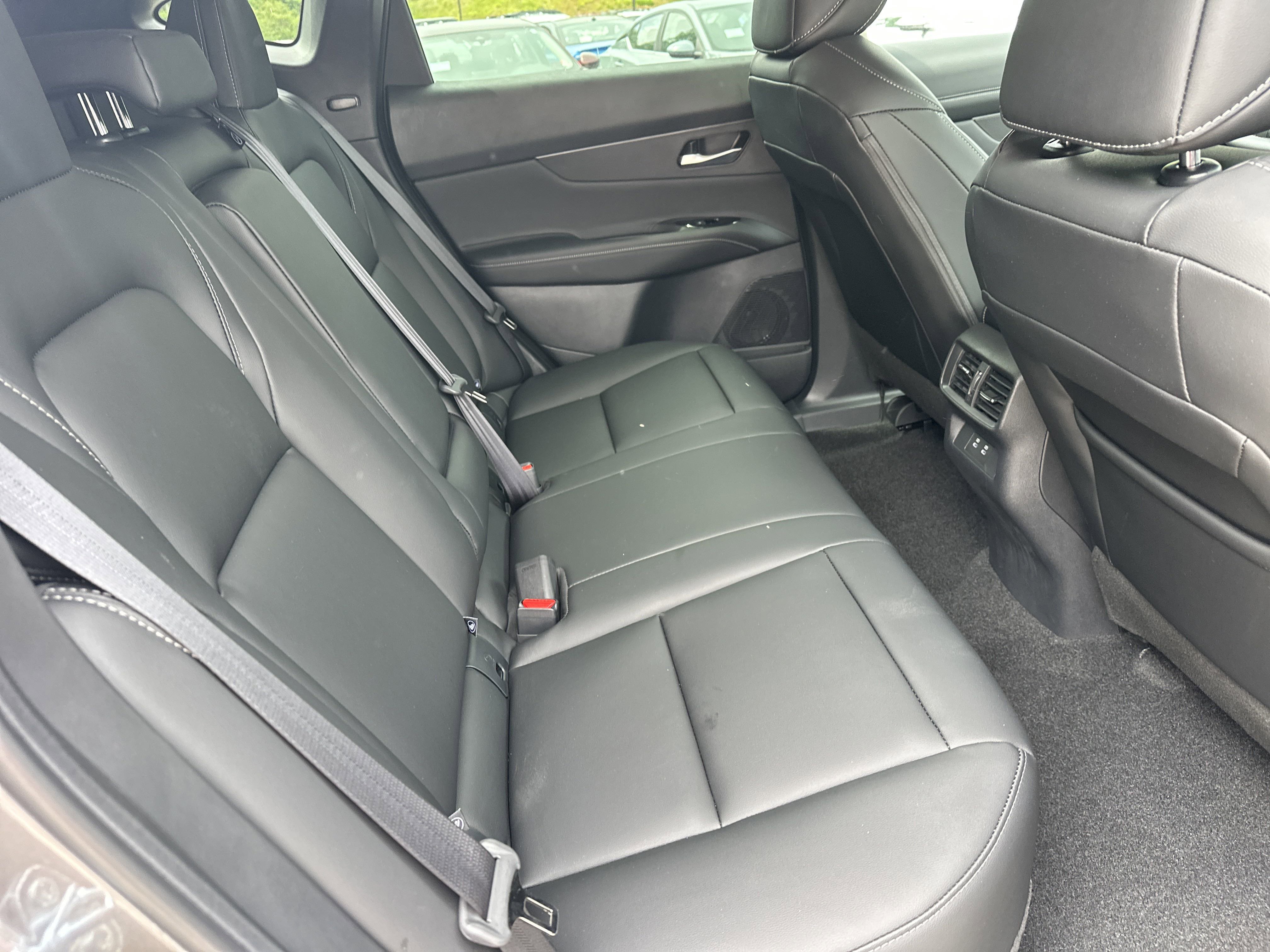 2025 Nissan Murano SV photo 9