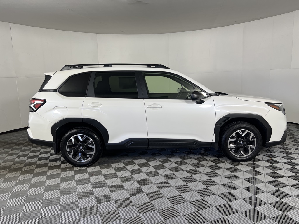 2025 Subaru Forester Premium Base photo 4