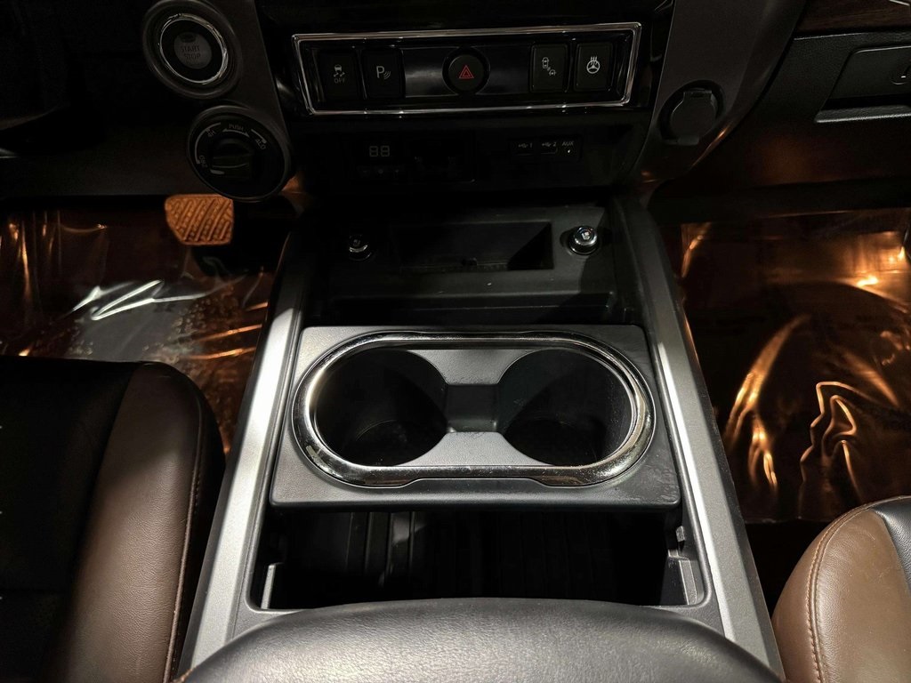 2019 Nissan Titan photo 21