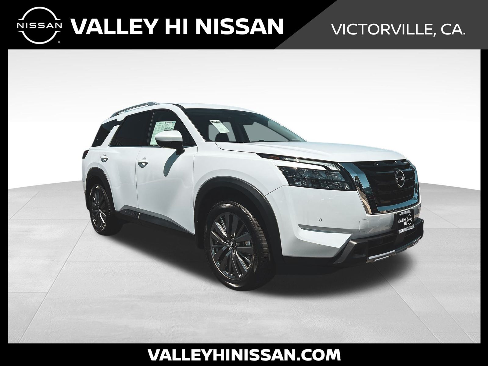 2025 Nissan Pathfinder SL's photo