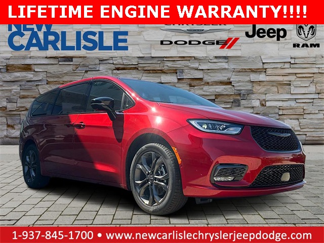 2026 Chrysler Pacifica Select's photo