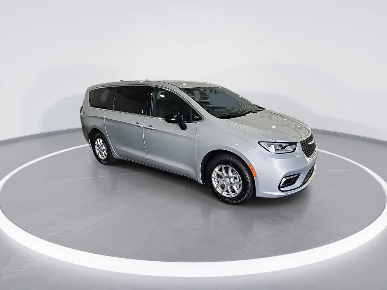 2026 Chrysler Pacifica photo 2