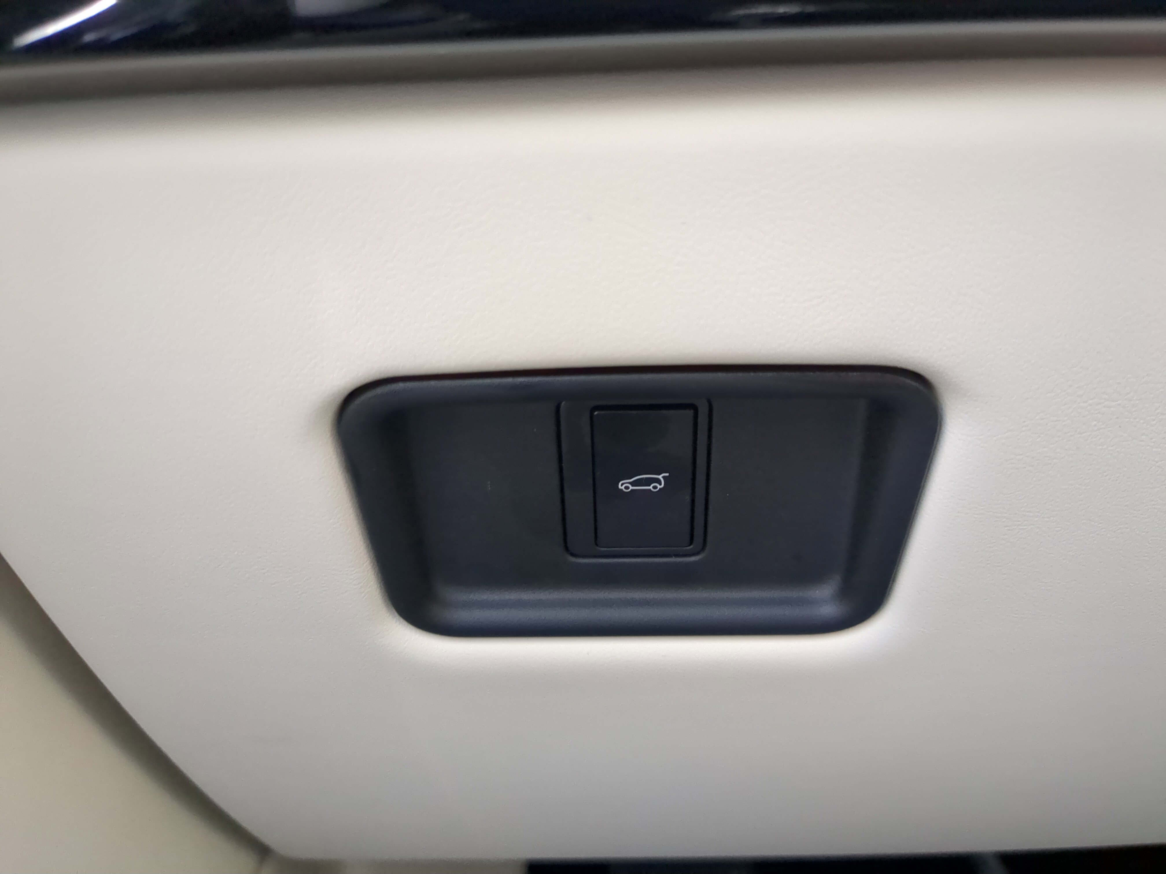 2025 Land Rover Range Rover SE photo 16