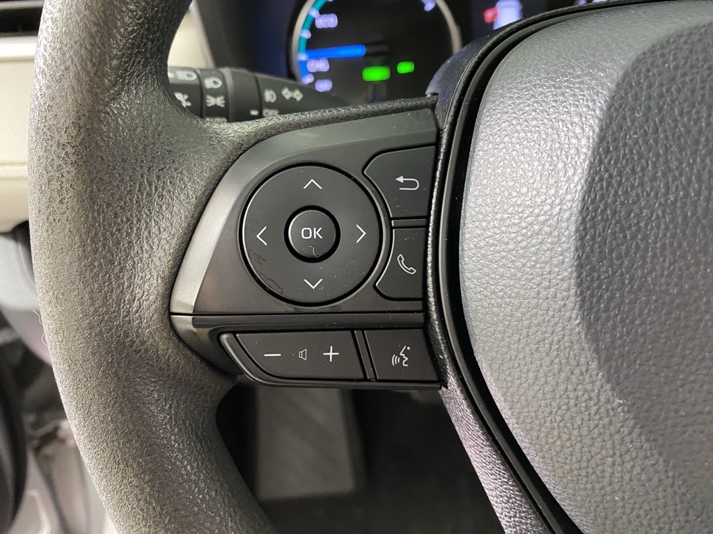 2020 Toyota RAV4 Hybrid XLE photo 11