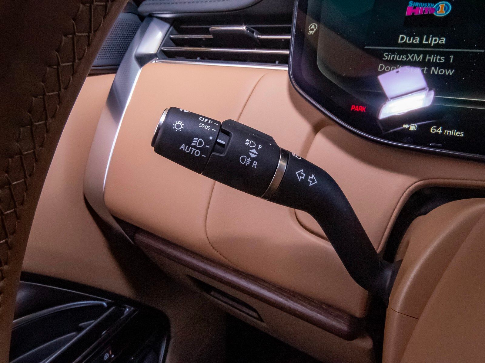 2025 Land Rover Range Rover SE photo 12