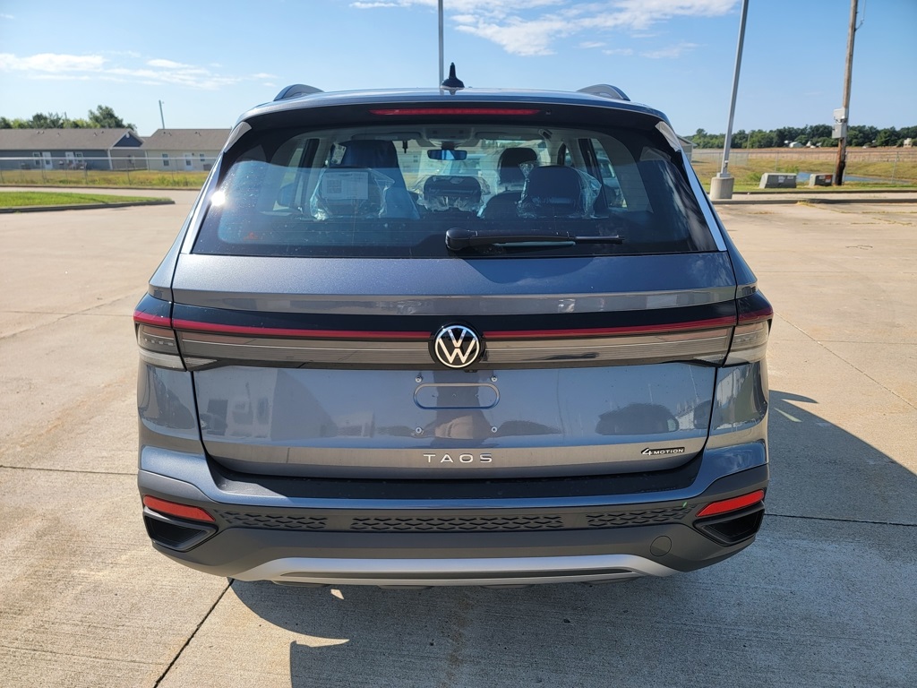 2025 Volkswagen Taos S photo 4