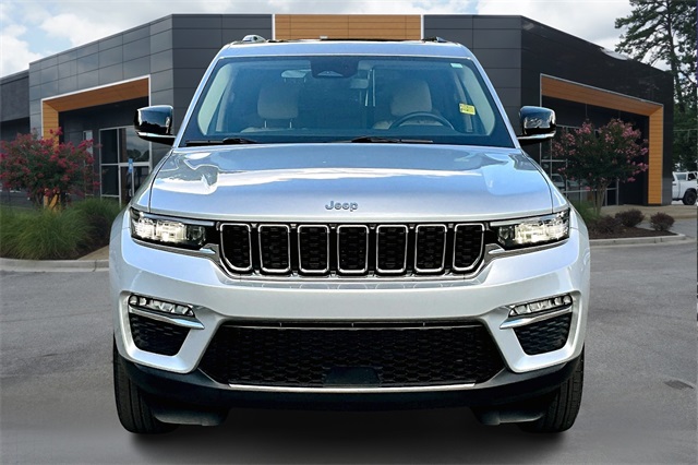 2022 Jeep Grand Cherokee Limited photo 2