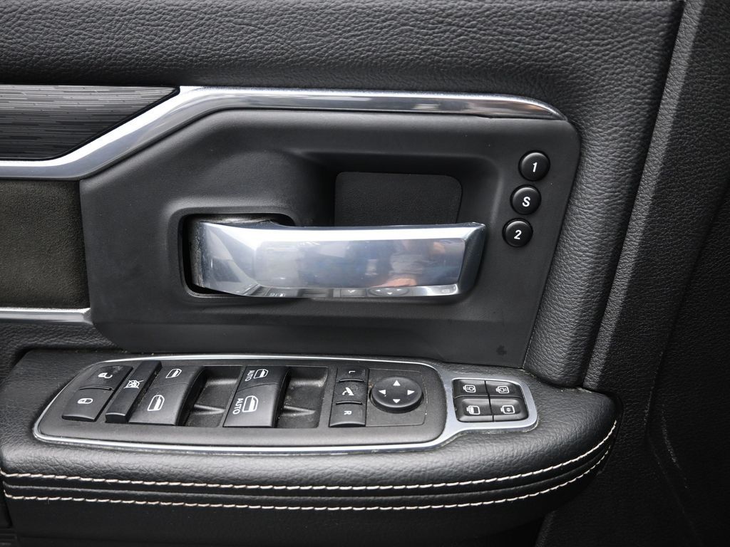 2024 Ram 2500 Laramie photo 12
