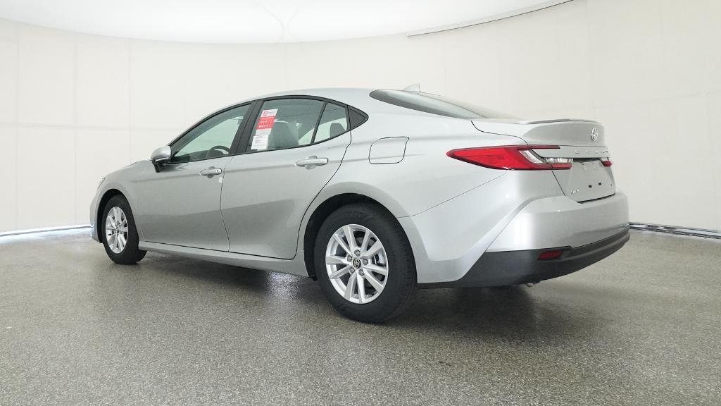 2025 Toyota Camry LE photo 12