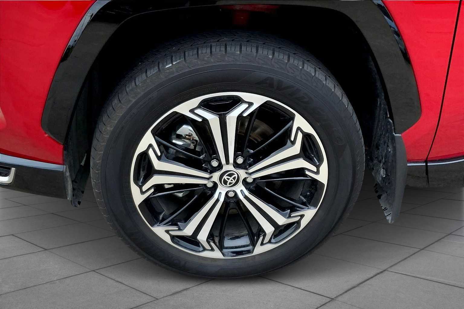 2025 Toyota RAV4 Hybrid XSE photo 19