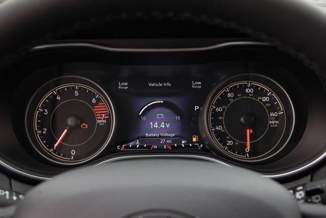 New 2023 Bright White Clear-Coat Exterior Paint Jeep Altitude Lux image 26