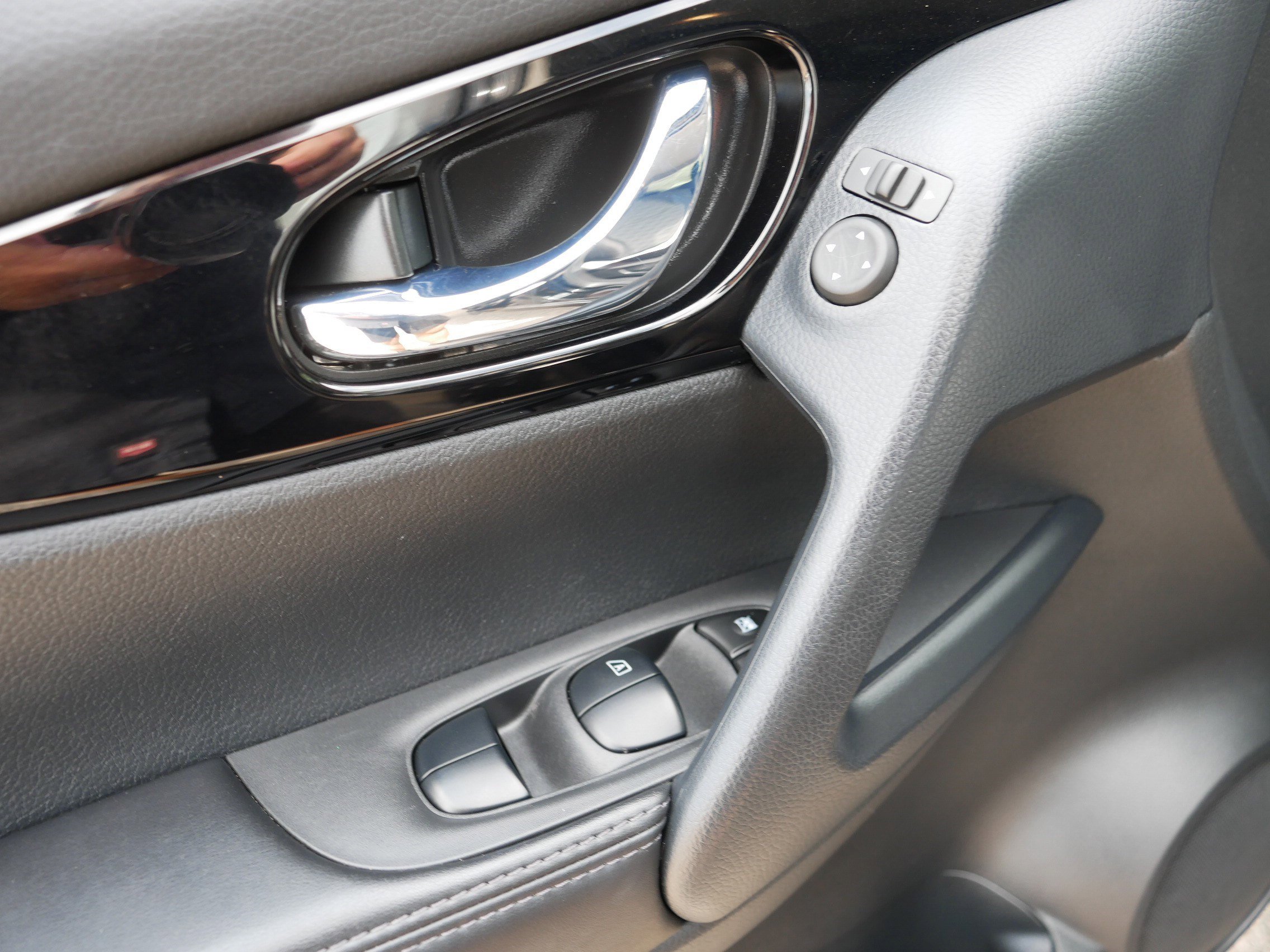 2022 Nissan Rogue Sport SV photo 19