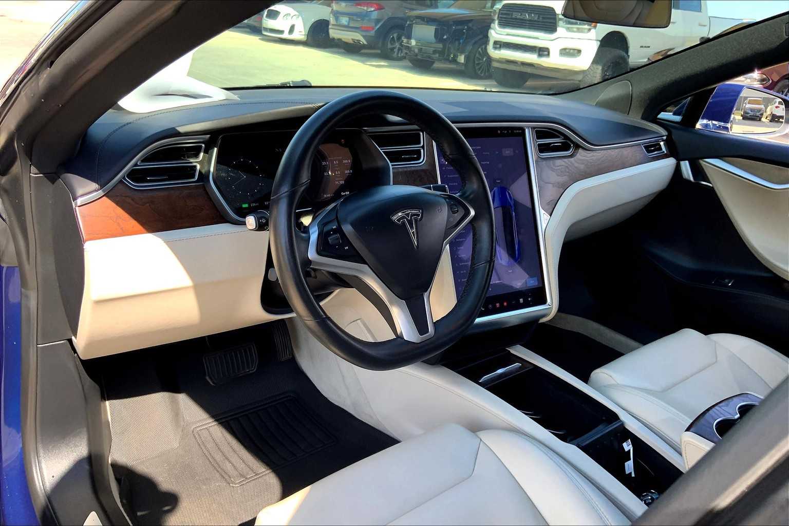 2017 Tesla Model S 100D AWD photo 17