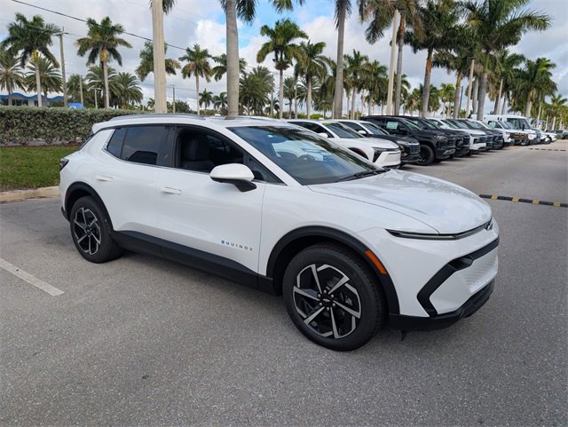 2026 Chevrolet Equinox EV 1LT photo 2