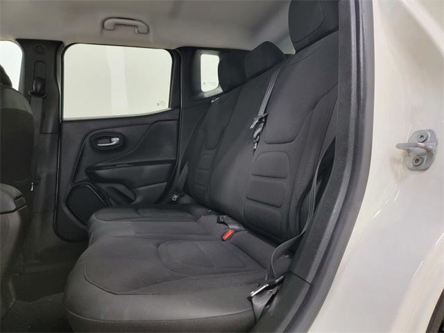 2017 Jeep Renegade Latitude North Edition photo 10