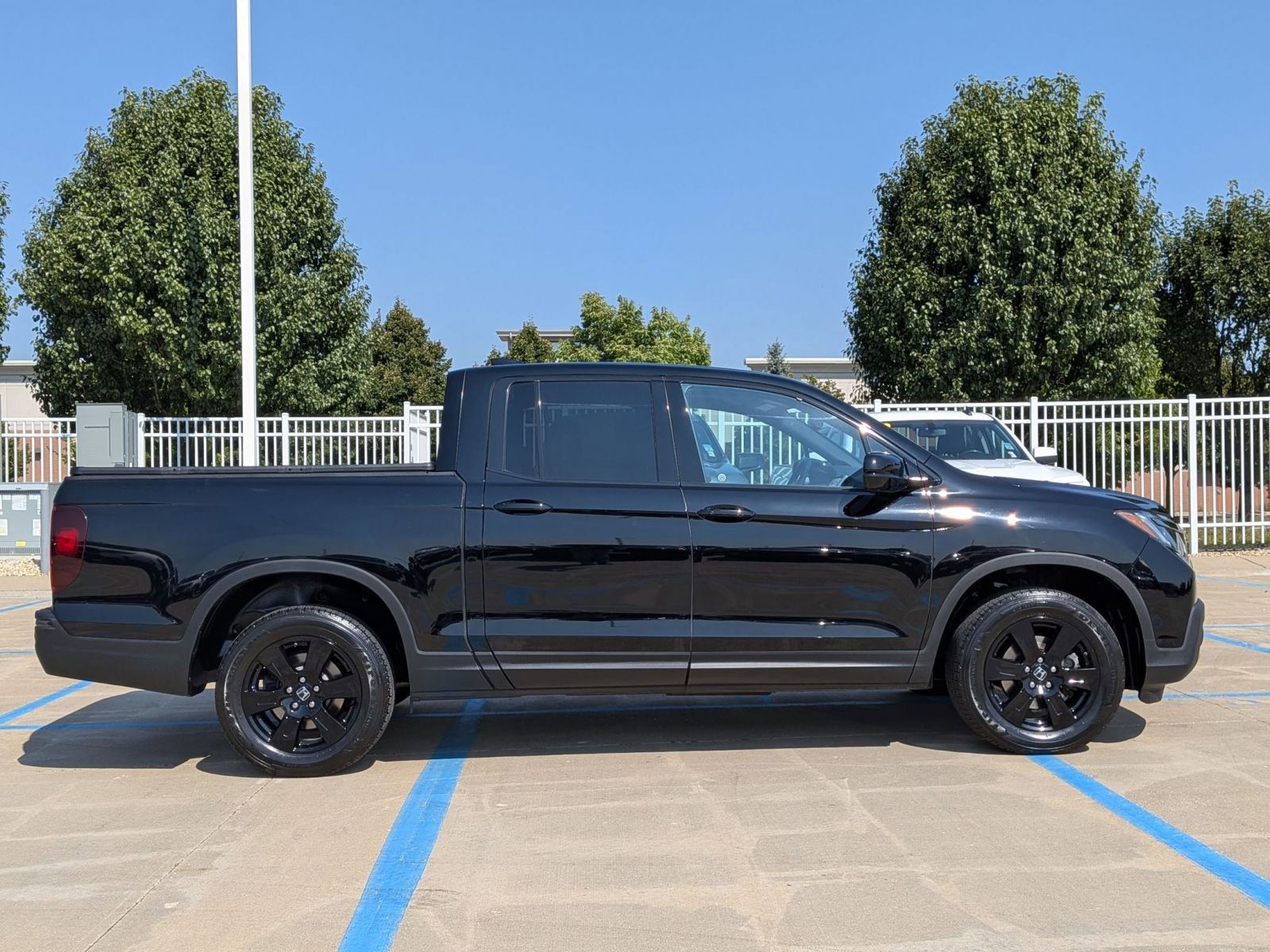 2019 Honda Ridgeline Black Edition photo 5
