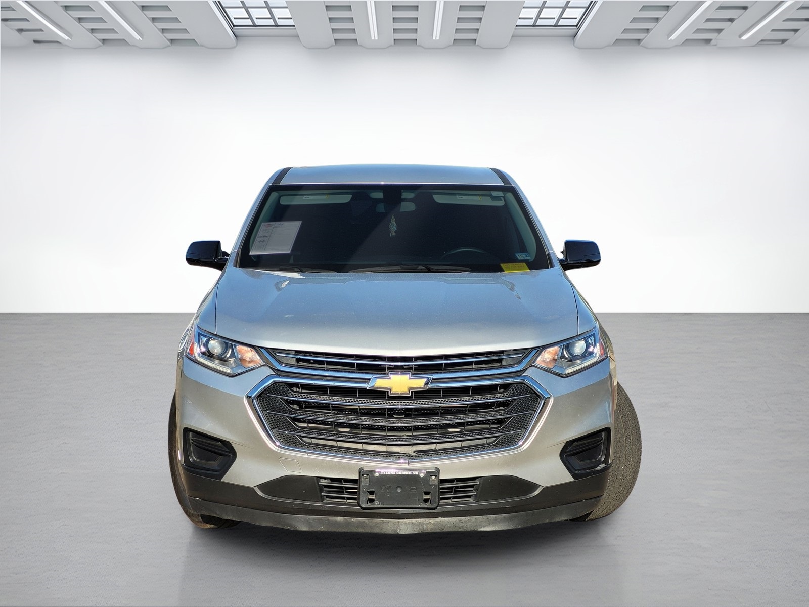 2019 Chevrolet Traverse LS photo 2