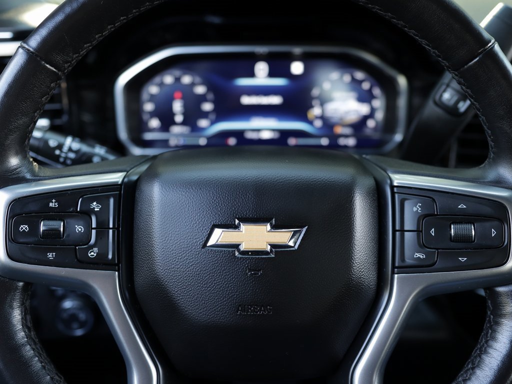 2022 Chevrolet Silverado LT photo 11