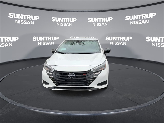 2025 Nissan Versa 1.6 SR photo 3