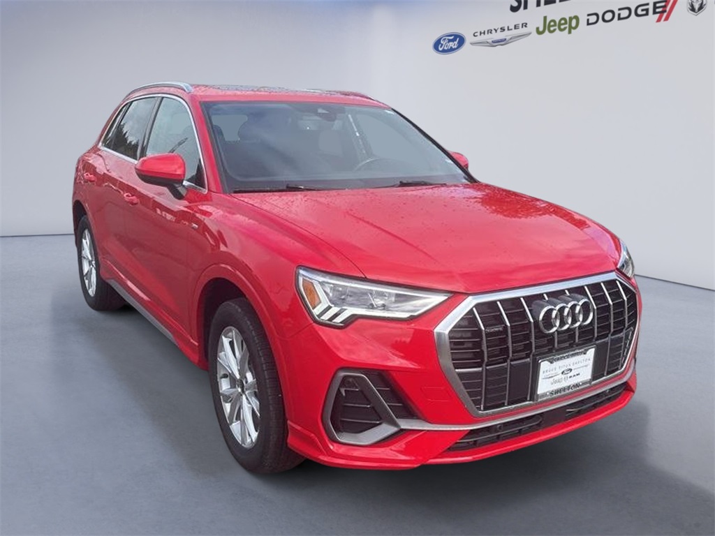 2024 Audi Q3 S line Premium photo 3