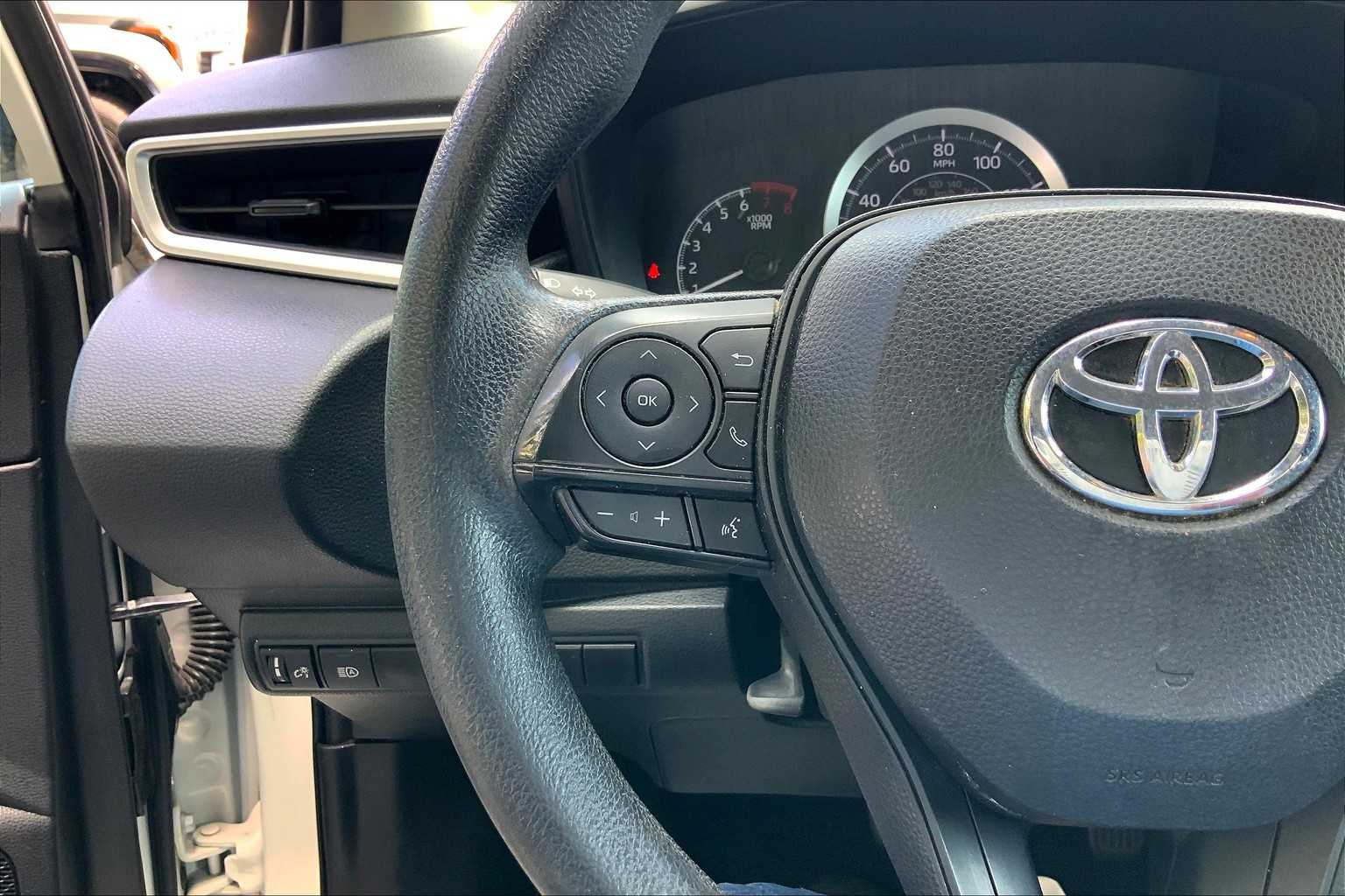 2021 Toyota Corolla LE photo 21