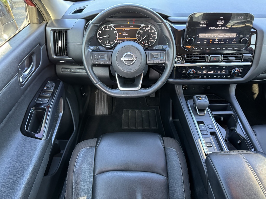 2023 Nissan Pathfinder SL photo 9