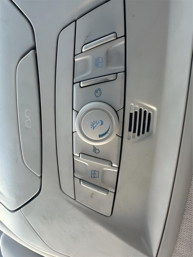 2014 Ford Escape Titanium photo 30