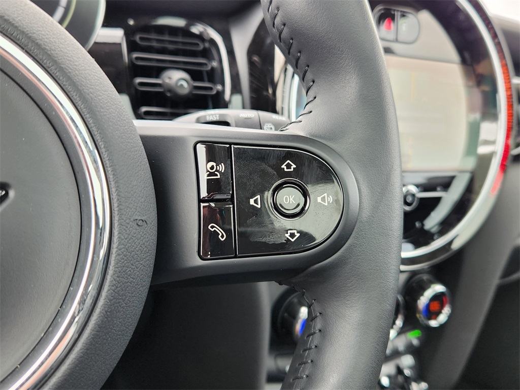2024 Mini Cooper 2 Door Hardtop SE photo 18