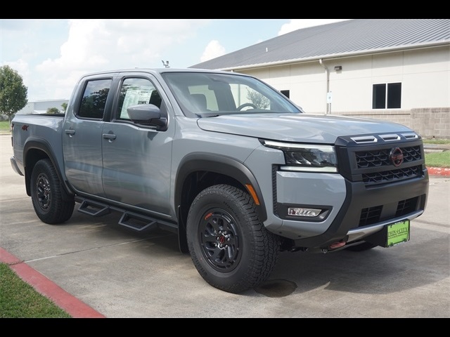 2026 Nissan Frontier PRO-4X's photo