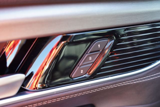 2024 Jeep Wagoneer Series II Carbide photo 26