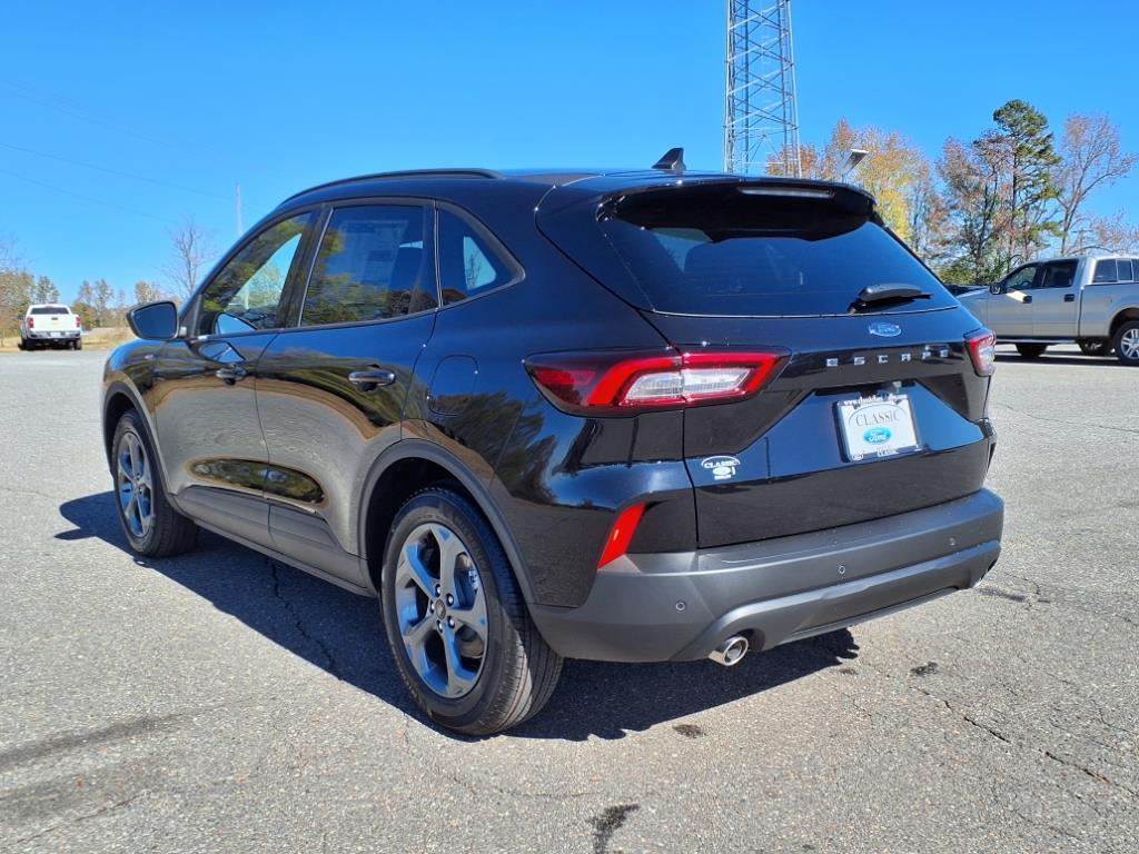 2025 Ford Escape ST-Line photo 16