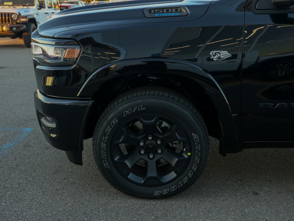 New 2026 Diamond Black Crystal Pearl-Coat Exterior Paint RAM Big Horn/Lone Star image 10