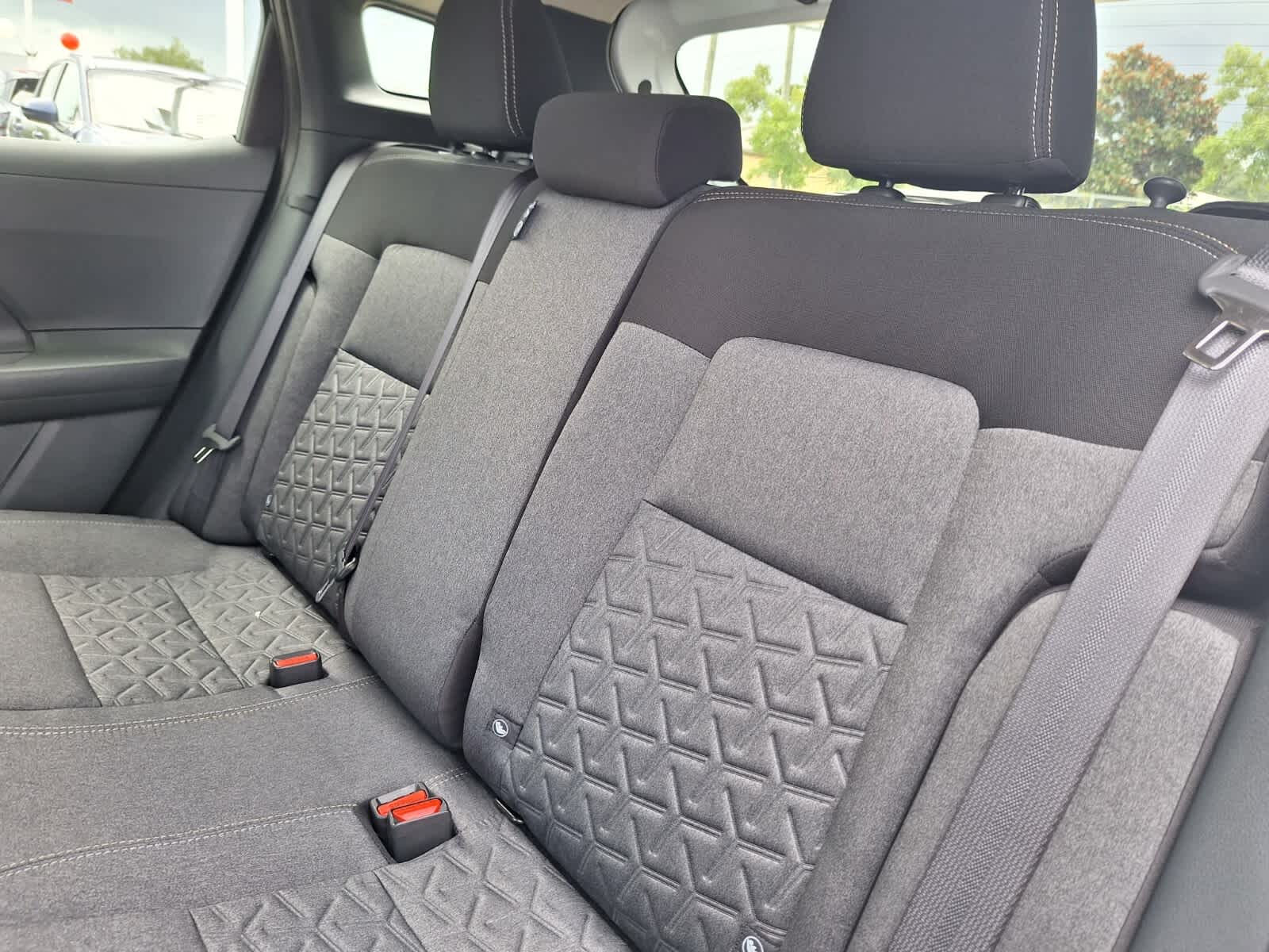 2025 Nissan Kicks SV photo 19