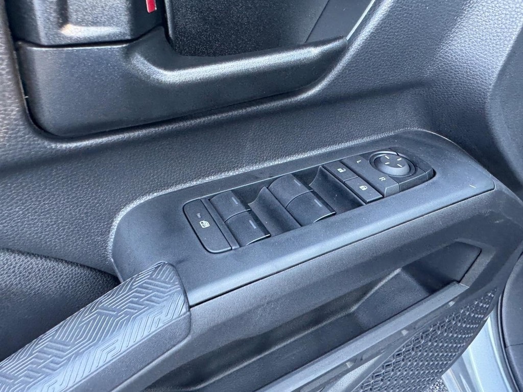 2025 Toyota Tacoma SR5 4x4 Double Cab photo 11