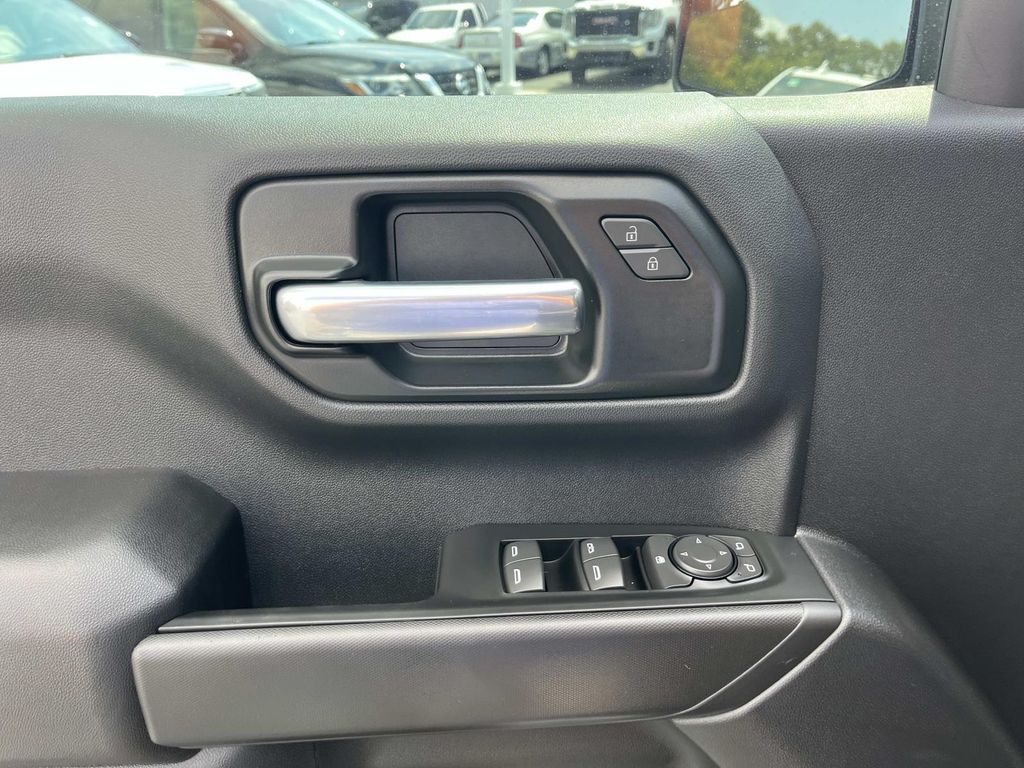 2025 Chevrolet Silverado 1500 Custom Trail Boss photo 14