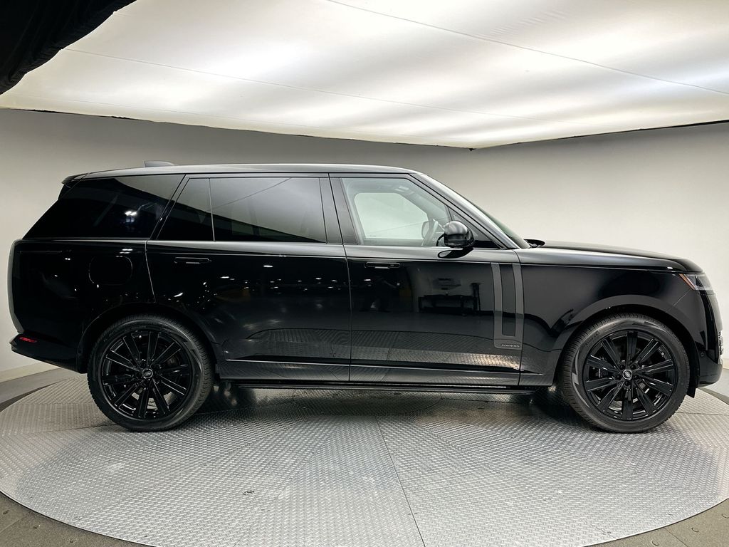 2025 Land Rover Range Rover Autobiography photo 4