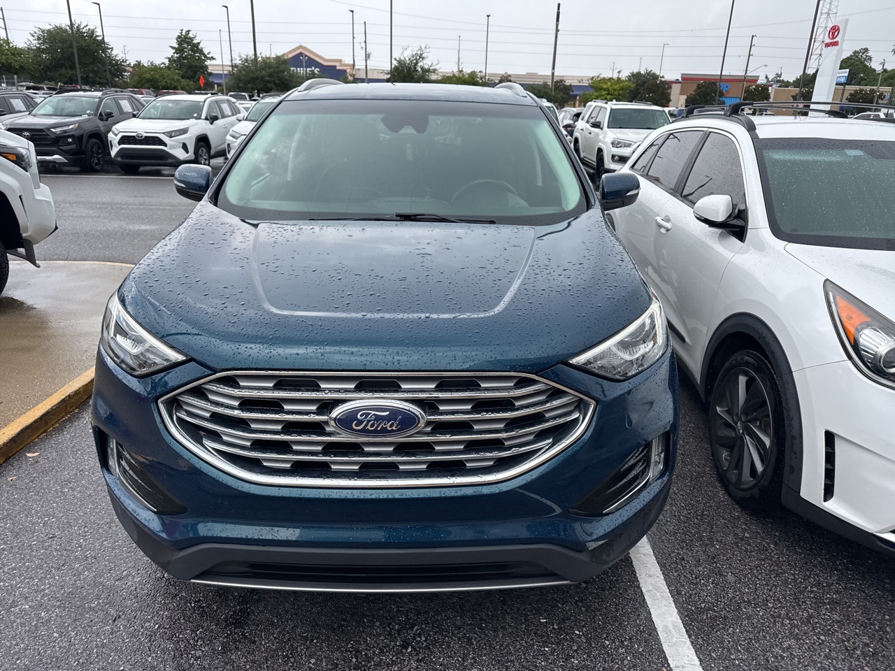 2020 Ford Edge SEL photo 2