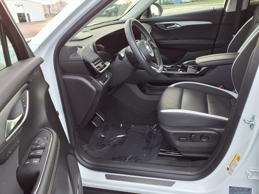 2025 Buick Envision Sport Touring photo 17