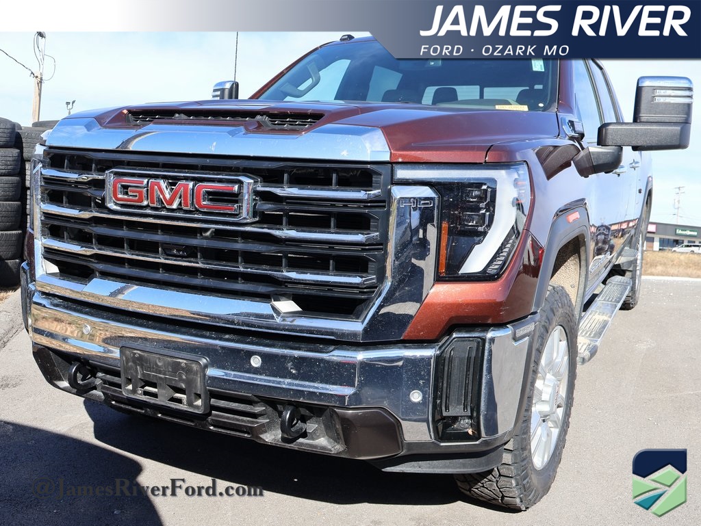 2024 GMC Sierra SLT's photo